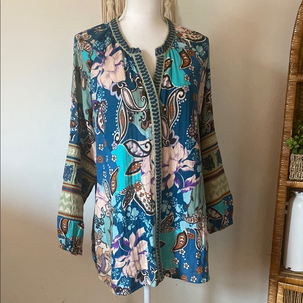 0098 soft surroundings, size medium, cotton tunic Prairie bohemian button up top